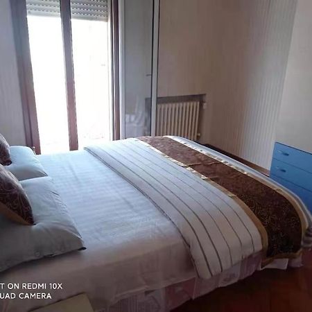 Cozy Room With Queen Bed 温馨双人大房间 Mestre Exteriör bild
