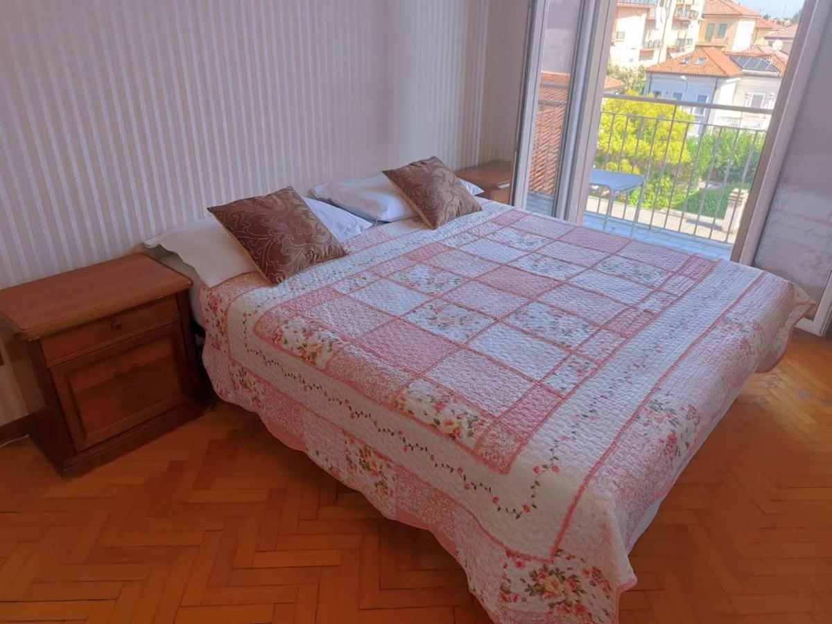 Cozy Room With Queen Bed 温馨双人大房间 Mestre Exteriör bild